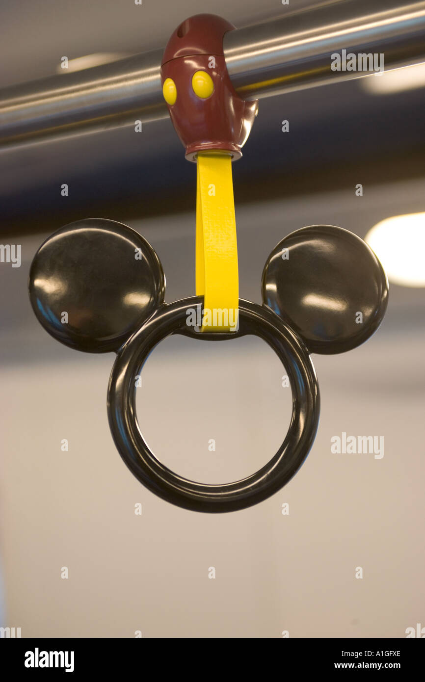 Orejas de mickey mouse fotografías e imágenes de alta resolución - Alamy