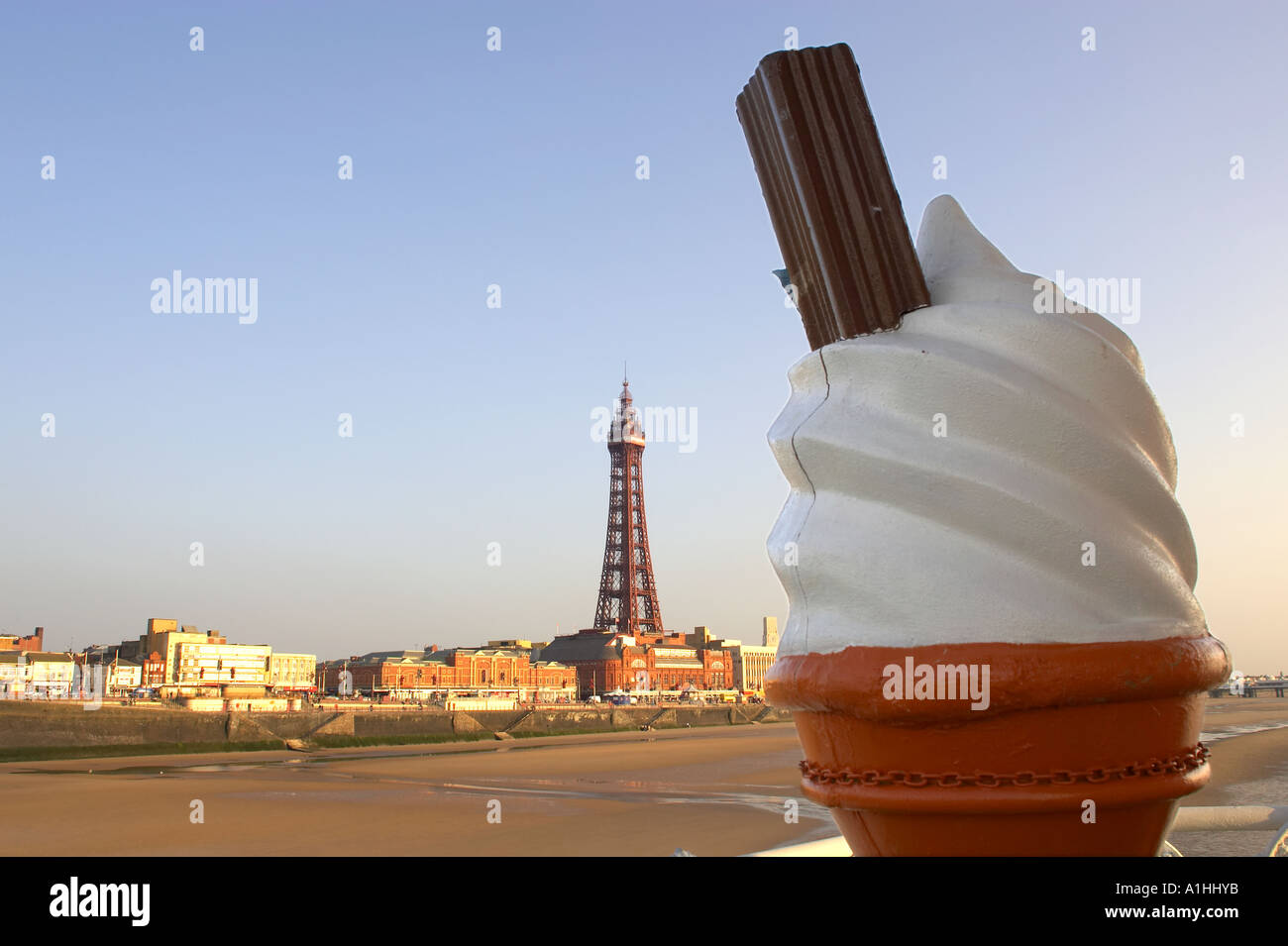 Blackpool England Reino Unido cono de helado en Foto de stock