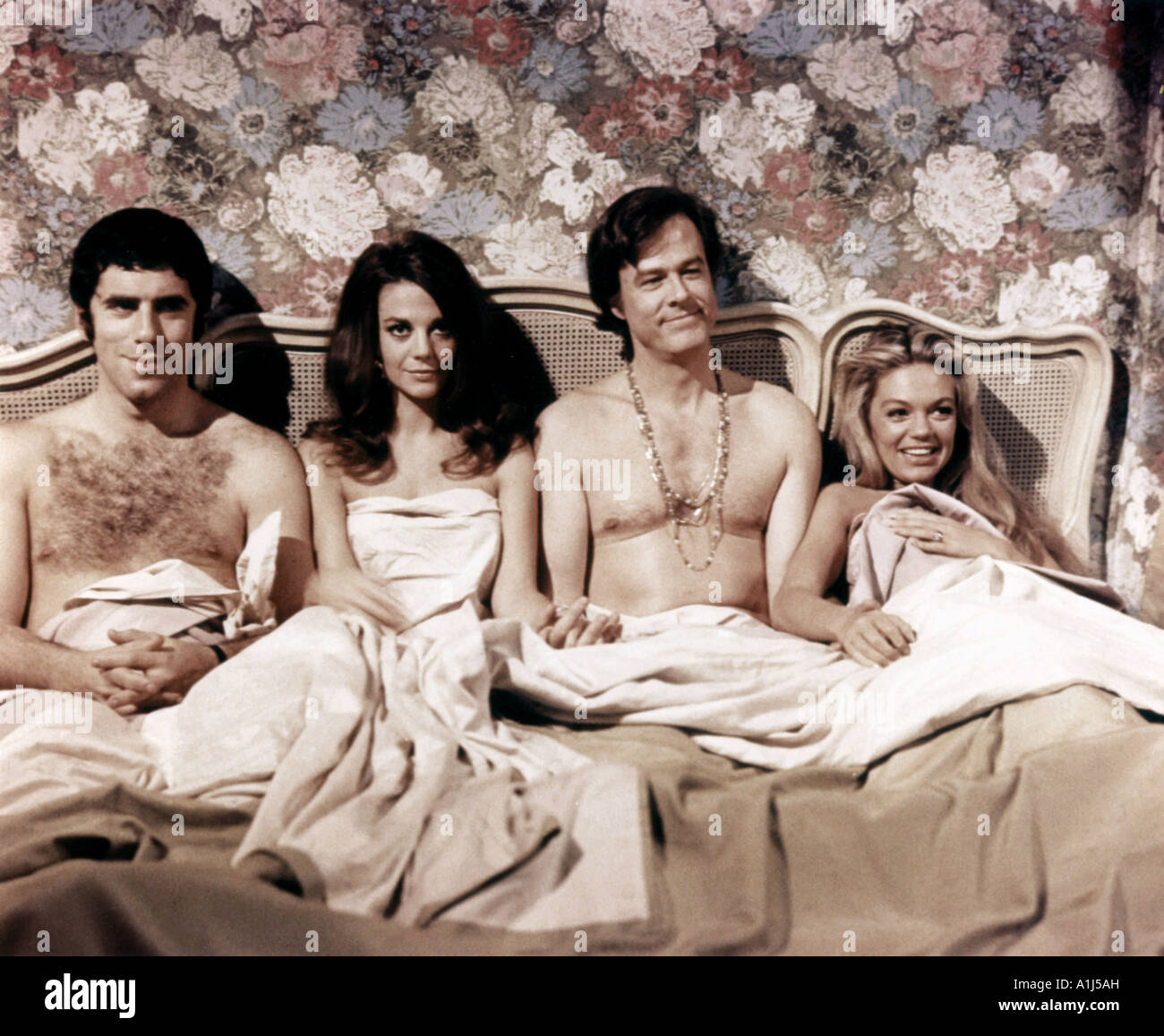 Bob Y Carol Y Ted Y Alice Año 1969 Director Paul Mazursky Natalie Wood Dyan Cannon Elliot Gould 