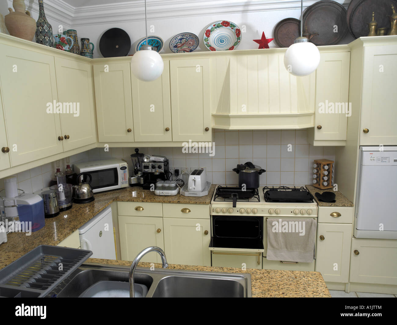 Electrodomã©stico De Cocina Moderna Fotos e Imágenes de stock - Alamy