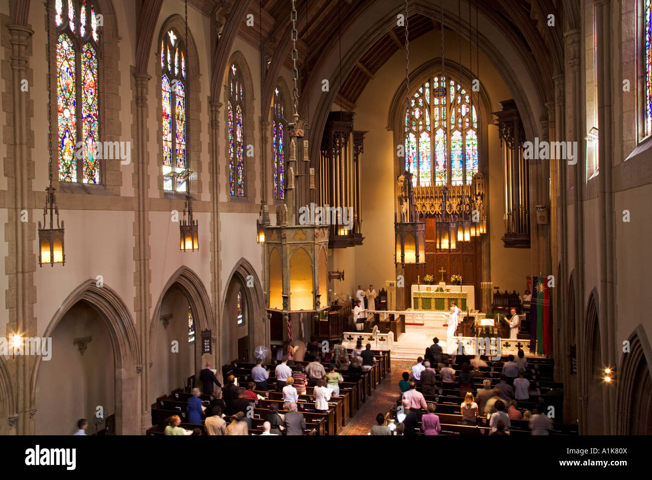 La iglesia episcopal Saint James Los Ángeles, California, Estados Unidos de  América Fotografía de stock - Alamy