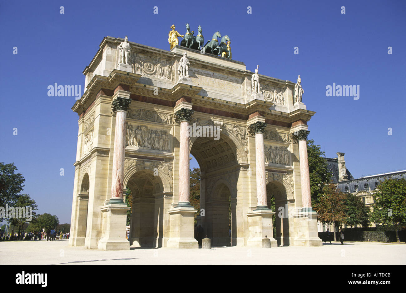 Arc de triomphe du Carrousel, Jardin des Tuilleries, París. Foto de stock