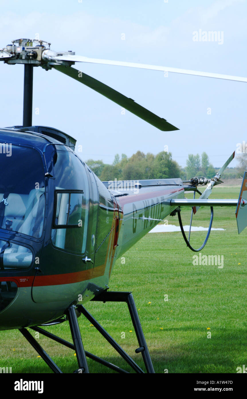 Un helicóptero Enstrom FX 280 de Barton aeródromo lancashire Inglaterra  Fotografía de stock - Alamy