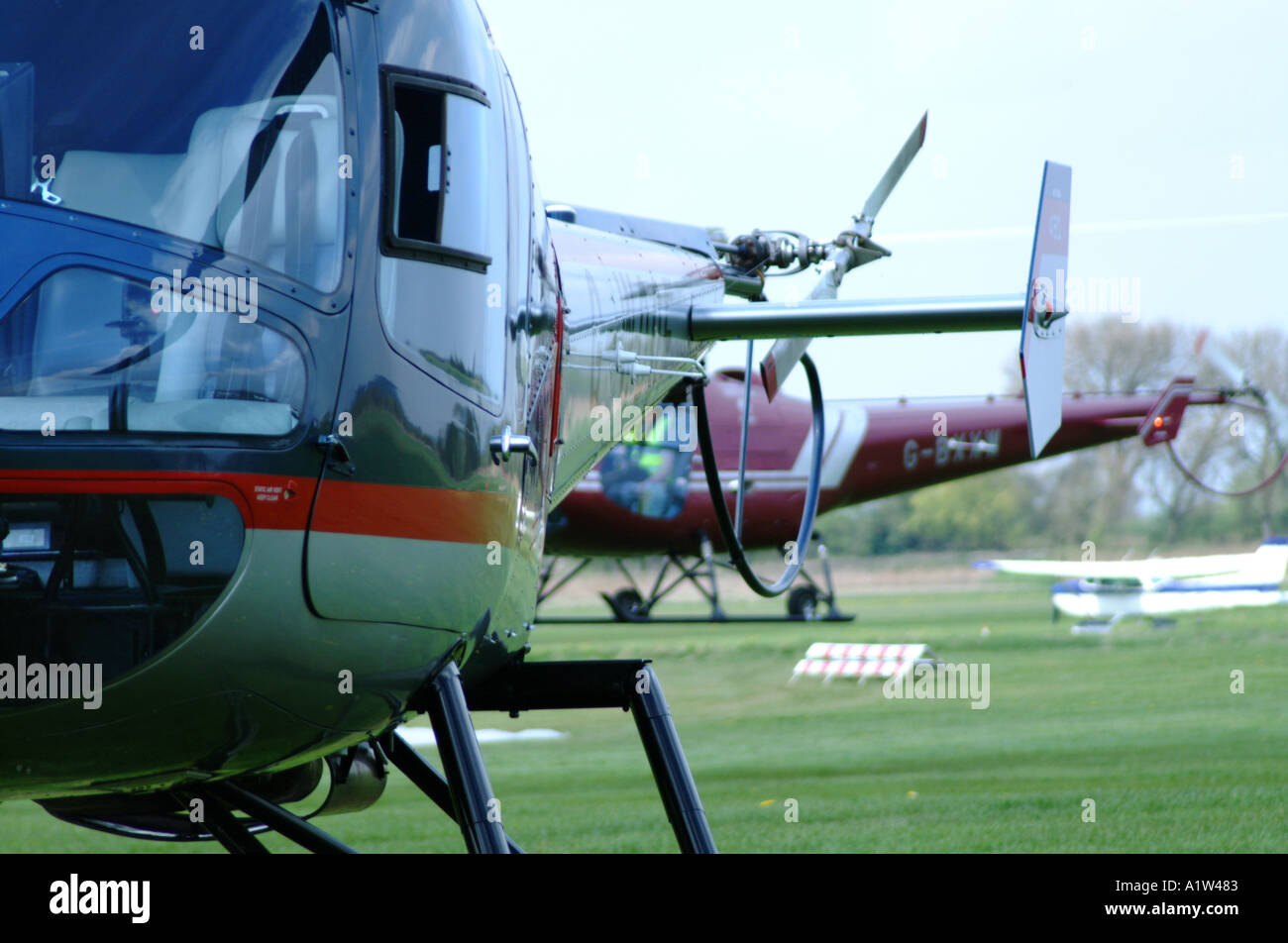 Un Enstrom FX 280 y F 28 F helicópteros en aeródromo Barton lancashire  Inglaterra Fotografía de stock - Alamy