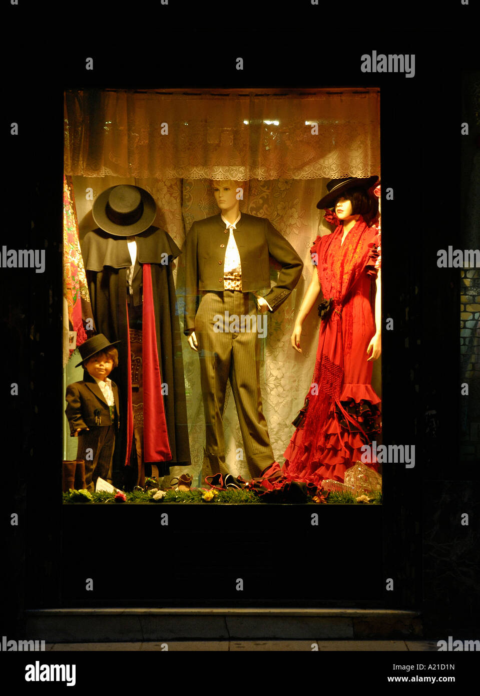 Tienda de ropa flamenca MADRID ESPAÑA Fotografía stock - Alamy