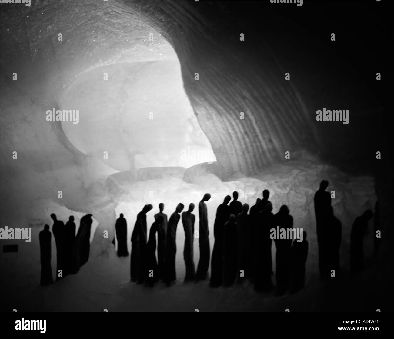 Arte en la cueva de hielo de Rohnegretscher Foto de stock