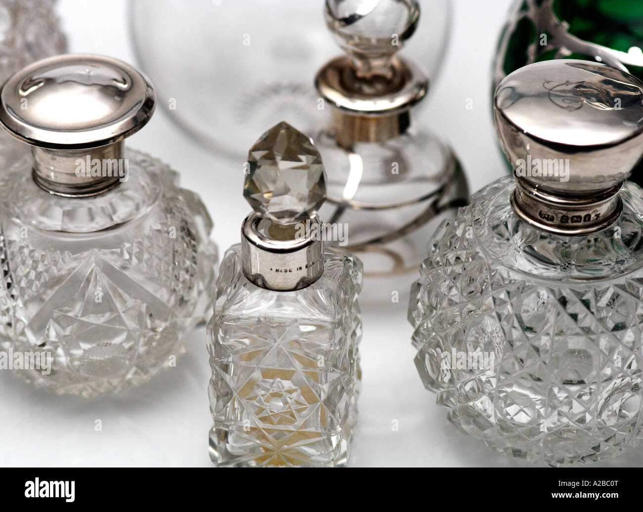 Antiguo frasco de perfume Vintage colección de principios del siglo XX. Foto de stock