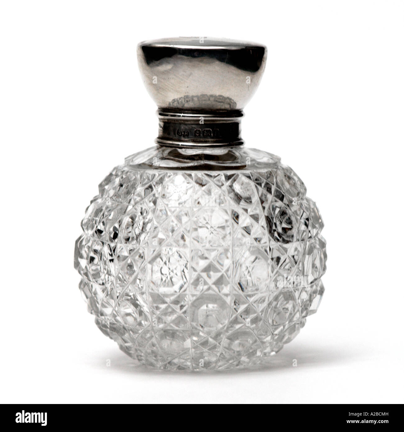 Un frasco de perfume de cristal y plata 1900 Fotografía de stock - Alamy