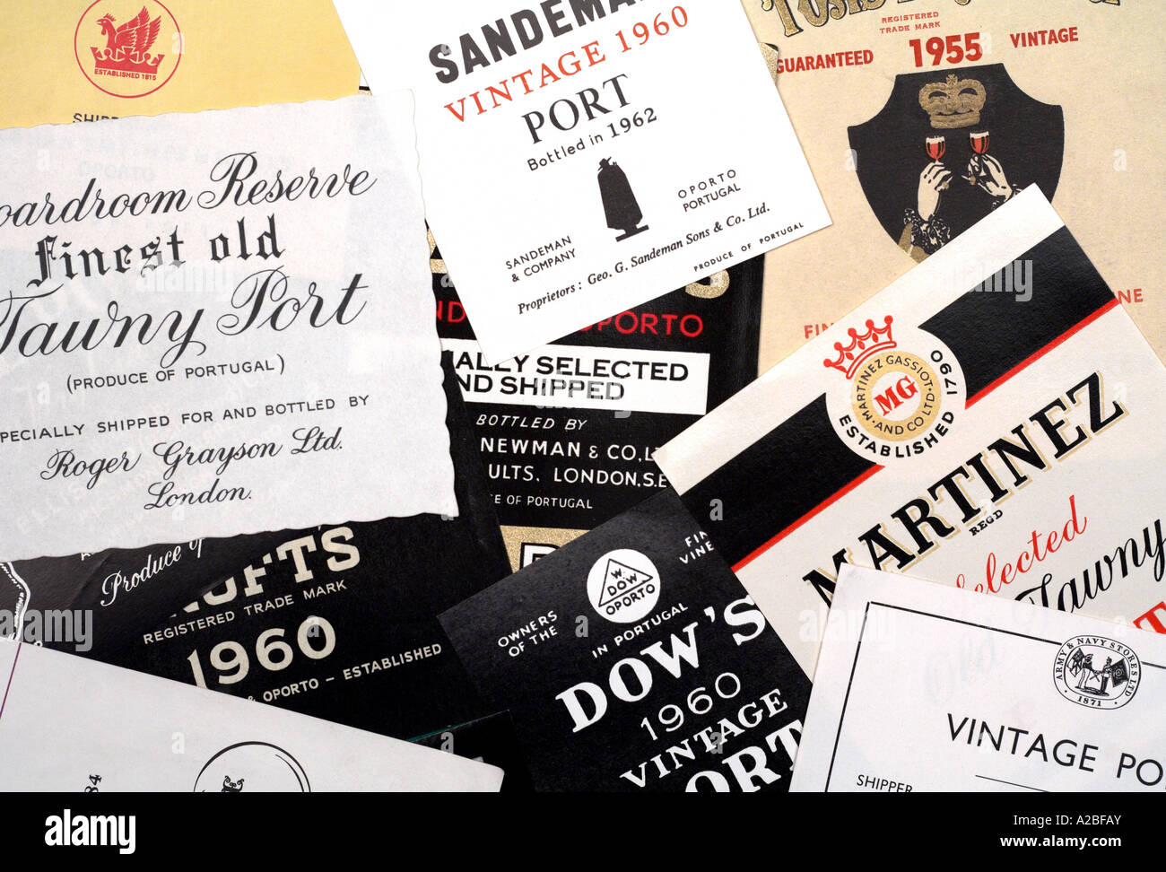 Etiquetas de botella de puerto 1950 1960 Uso Editorial onl Foto de stock