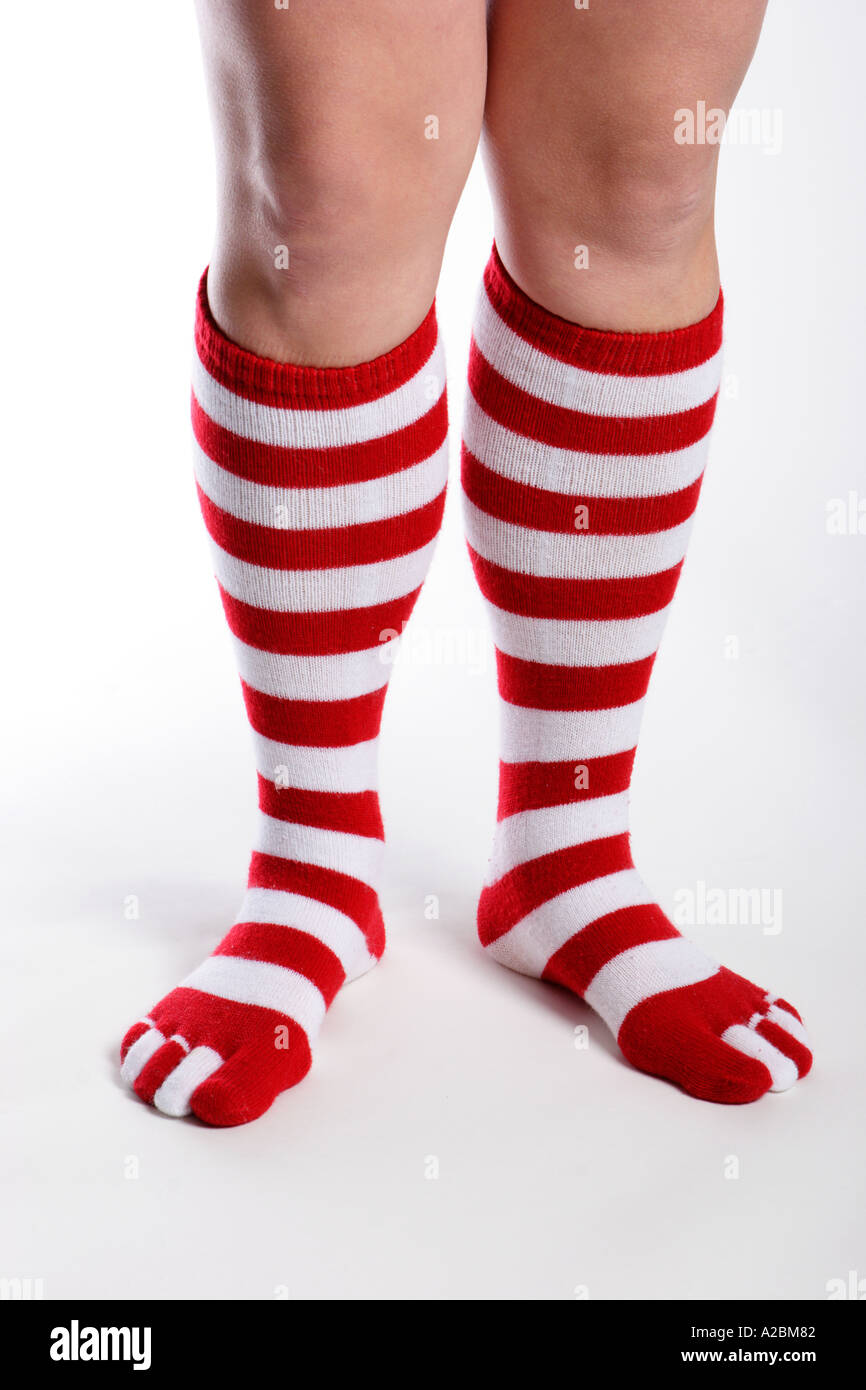 Rojo y Blanco calcetines pelado Foto de stock