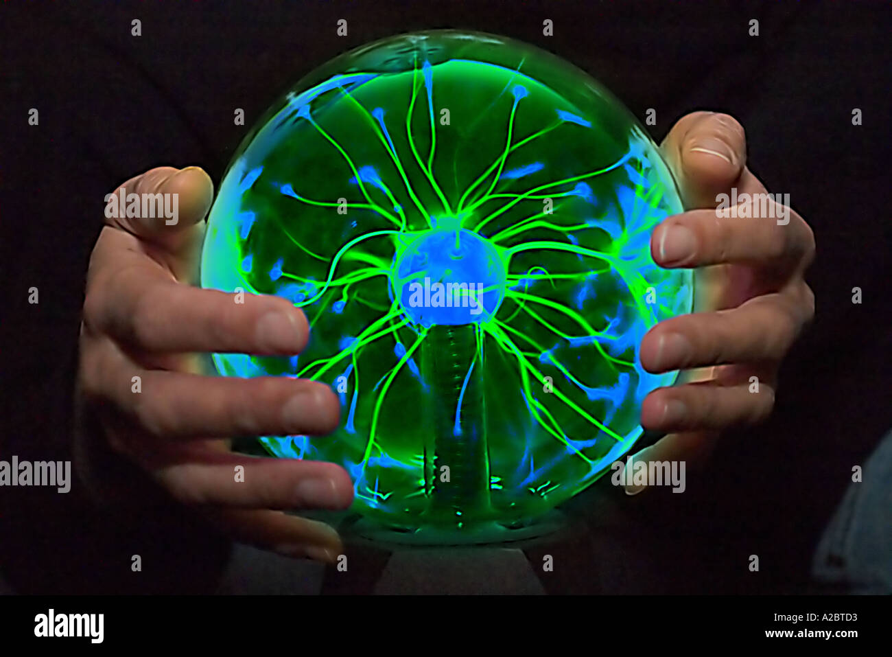 Bola de plasma fotografías e imágenes de alta resolución - Alamy