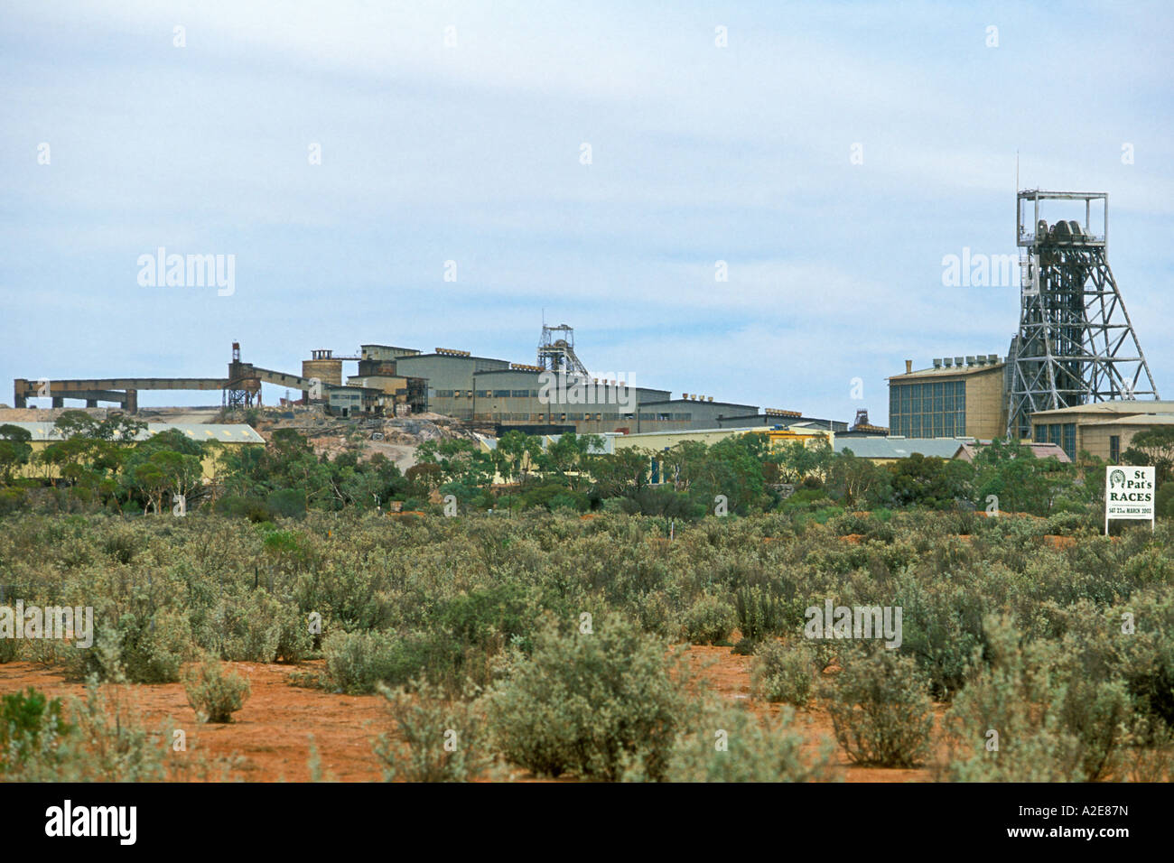 Pitheads en Broken Hill el famoso pueblo minero en el lejano oeste de Nueva Gales del Sur, Australia Foto de stock