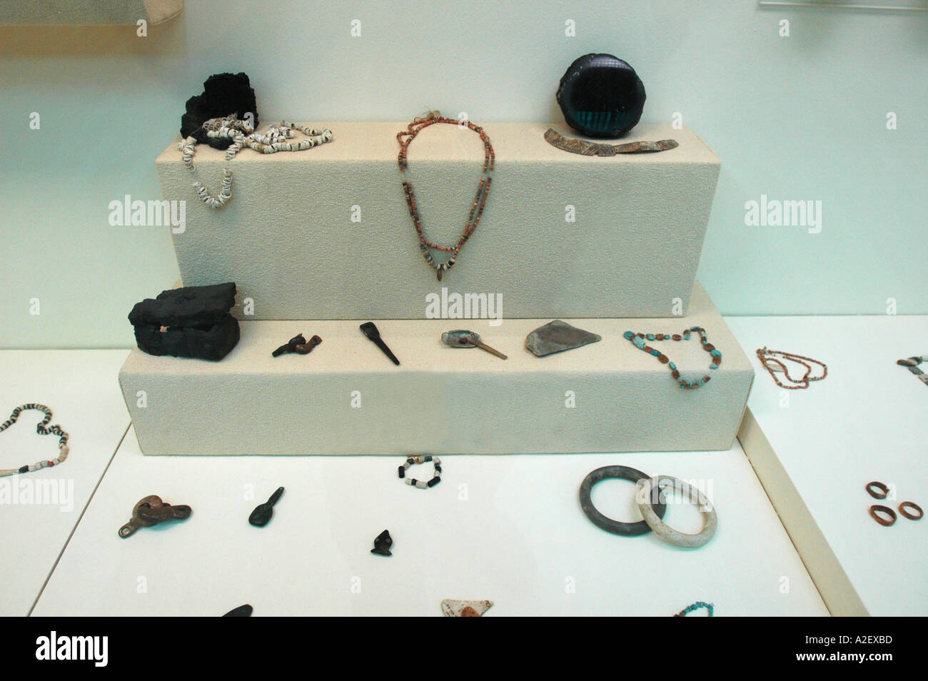 Catal Huyuk artefactos hallados en las excavaciones de ornamentos Museo de la civilización de Anatolia Ankara Turquía Foto de stock