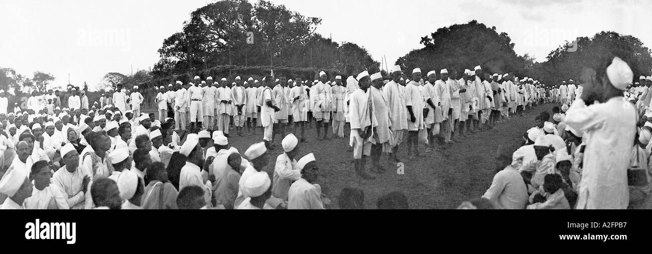 La agitación de la sal por Mahatma Gandhi, Satyagraha de la sal, depósito de sal, Dandi, Gujarat, India, Asia, 21 de mayo de 1930, antigua cosecha 1900 cuadro Foto de stock