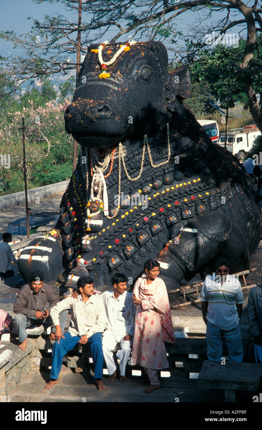 Shiva Nandi Bull s de 5 metros de altura en Mysore, India Foto de stock