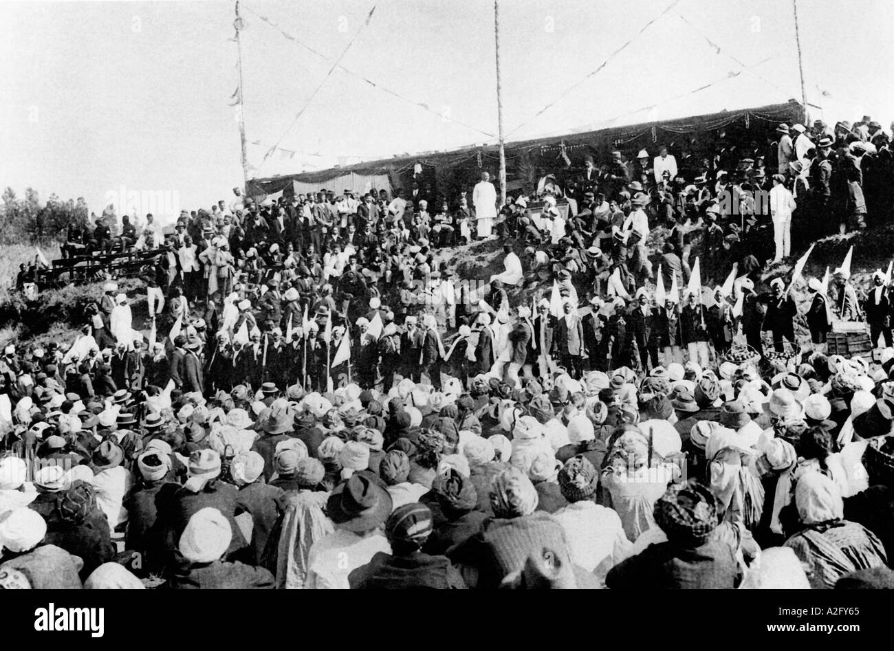 En una reunión de despedida, donde fue llamado Mahatma gran alma por primera vez Sudáfrica, julio de 1914 Foto de stock