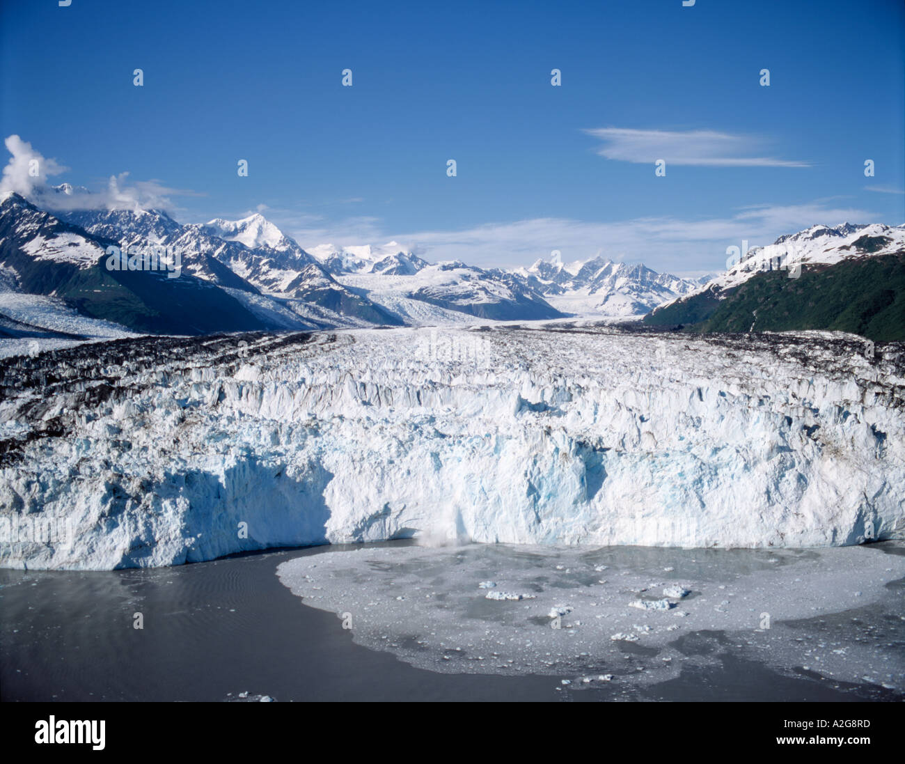 Vista aérea del glaciar de Harvard y las montañas Chugach del Bosque Nacional Chugach, Southcentral costa de Alaska Foto de stock