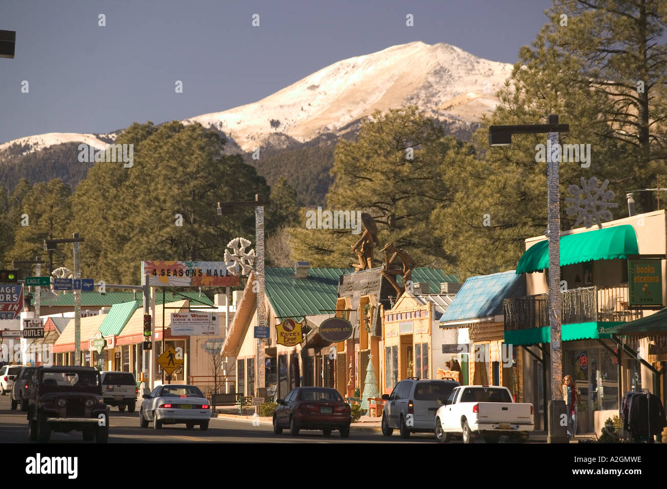 Ee.Uu., Nuevo México, Ruidoso Vista del centro de la ciudad, siguiendo