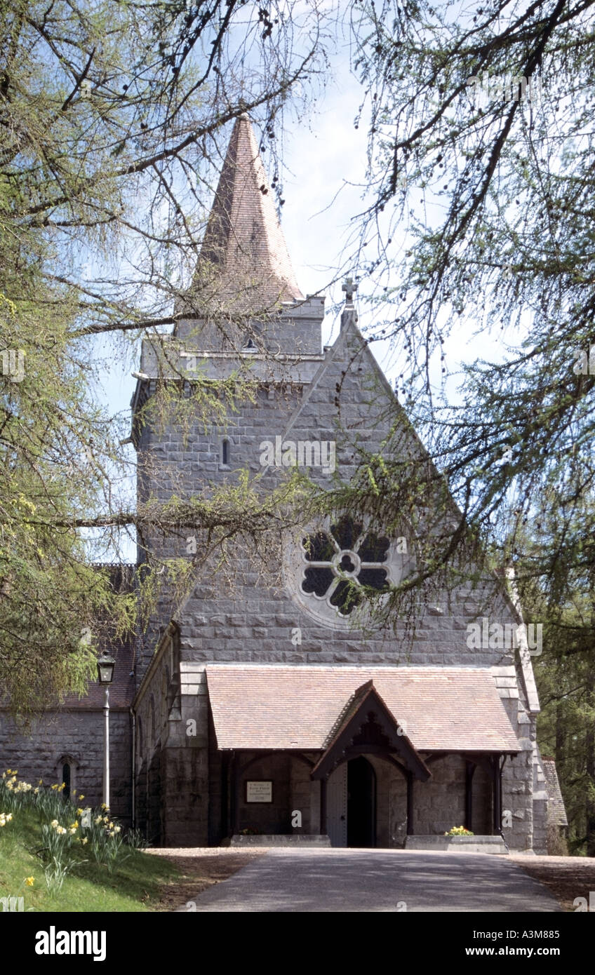 Iglesia parroquial Crathie utilizados por la familia real cuando en el cercano Hotel Balmoral Foto de stock
