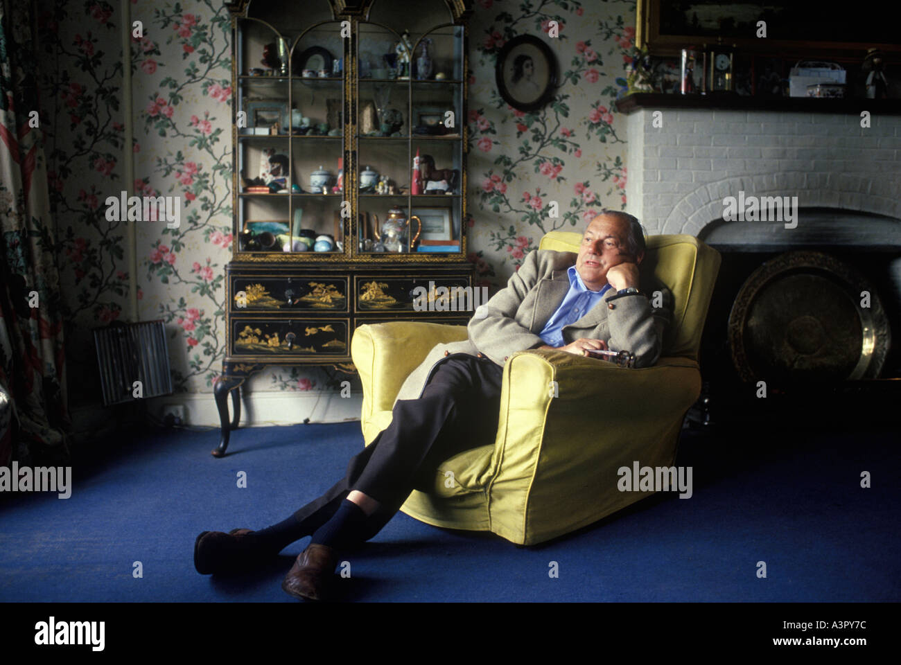 Reginald Maudling retrato político conservador británico en casa, Home Counties 1970 Reino Unido. HOMER SYKES Foto de stock