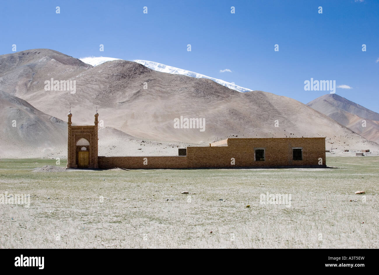 Mezquita en la aldea Lago Karkul Subash Provincia Xinjiang China Foto de stock
