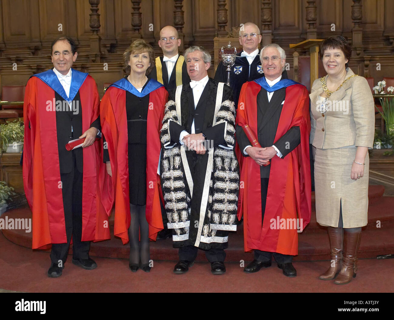 Mary McAleese, Justicia Albie Sachs, "Señor Gill' recibiendo el doctorado honoris causa de la Universidad de Edimburgo Foto de stock