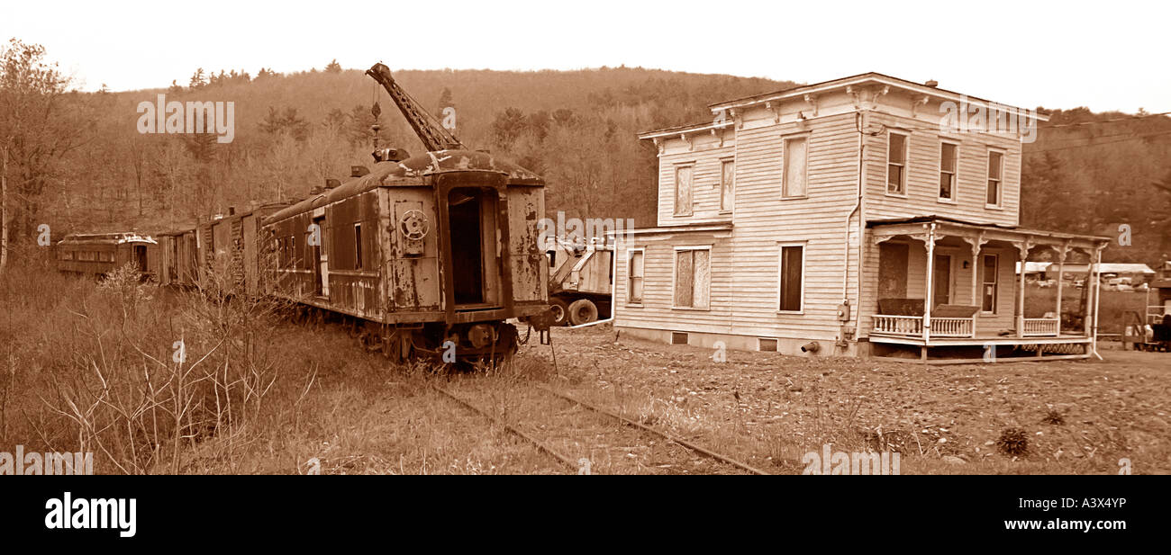Coches de pasajeros de ferrocarril abandonados cerca de Cooperstown New York Foto de stock