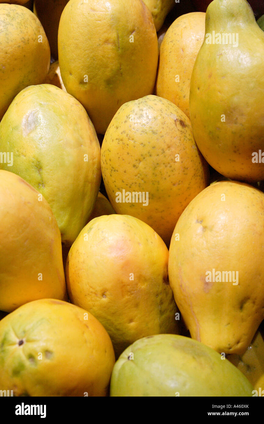 Pila de papayas Fotos e Imágenes de stock Alamy