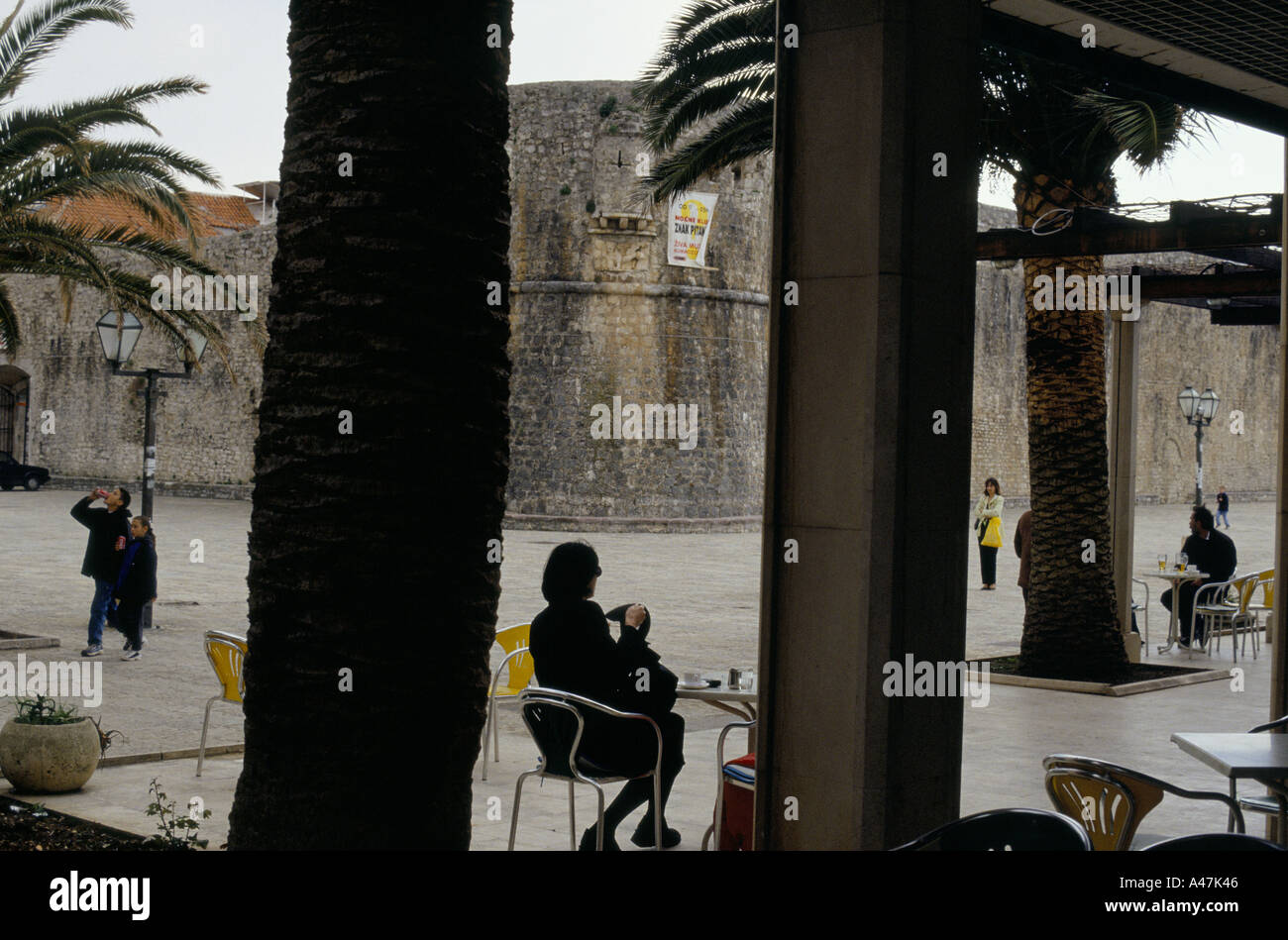 Montenegro opiniones generales la histórica ciudad costera de Budva, abril de 2000 Foto de stock