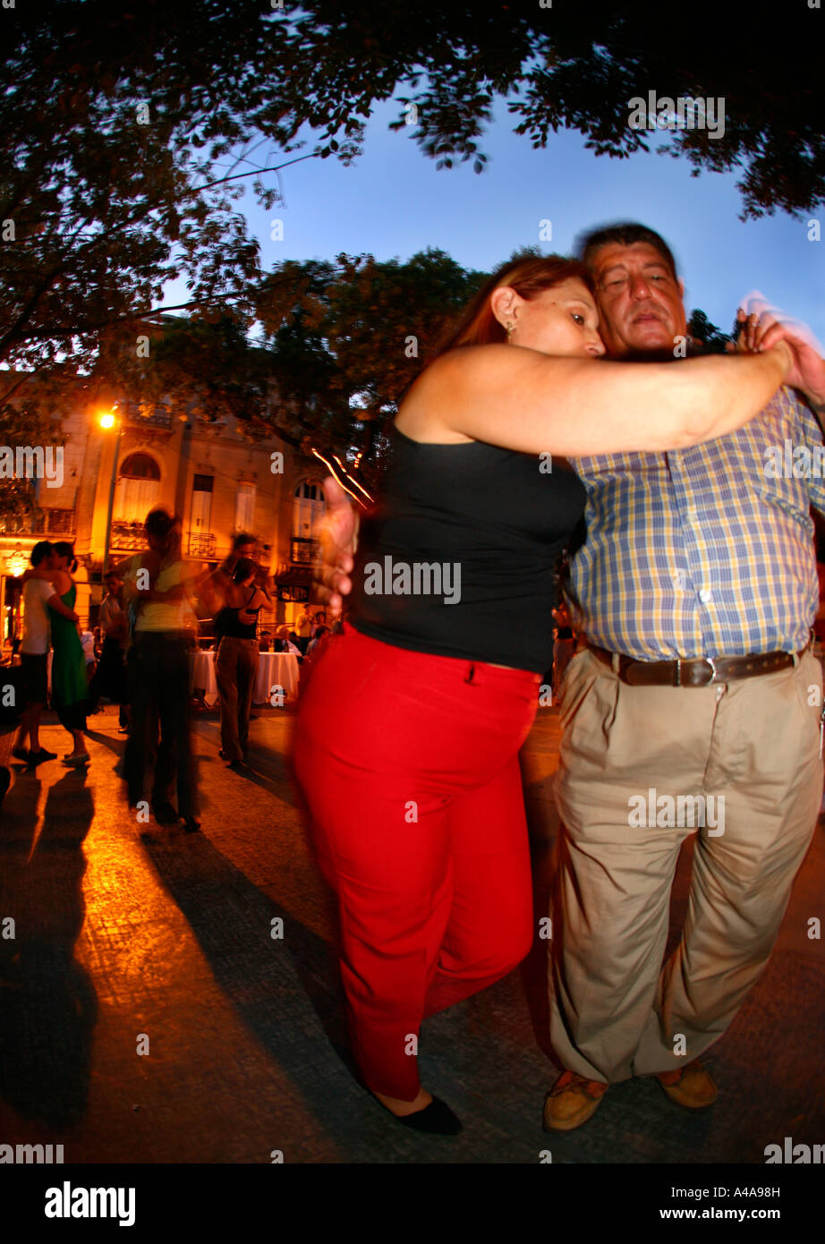Pareja de gordos fotografías e imágenes de alta resolución - Alamy Pareja de gordos fotografías e imágenes de alta resolución - Alamy