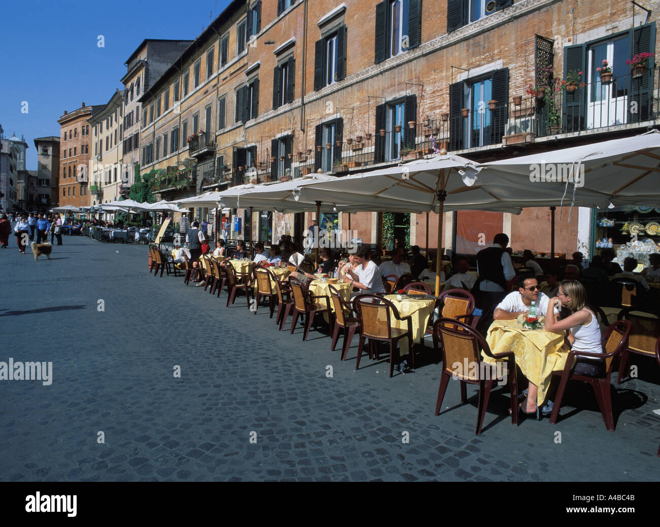 Italia, Lazio, Roma, Piazza Navona, cafés Foto de stock