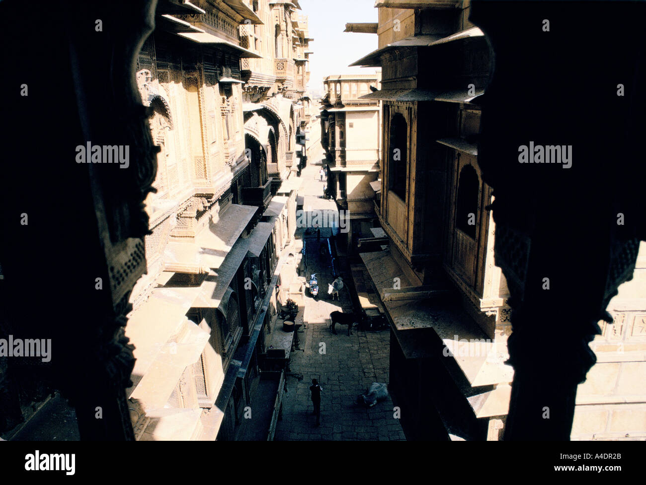 Una calle de Jaisalmer, Rajasthan, India Foto de stock