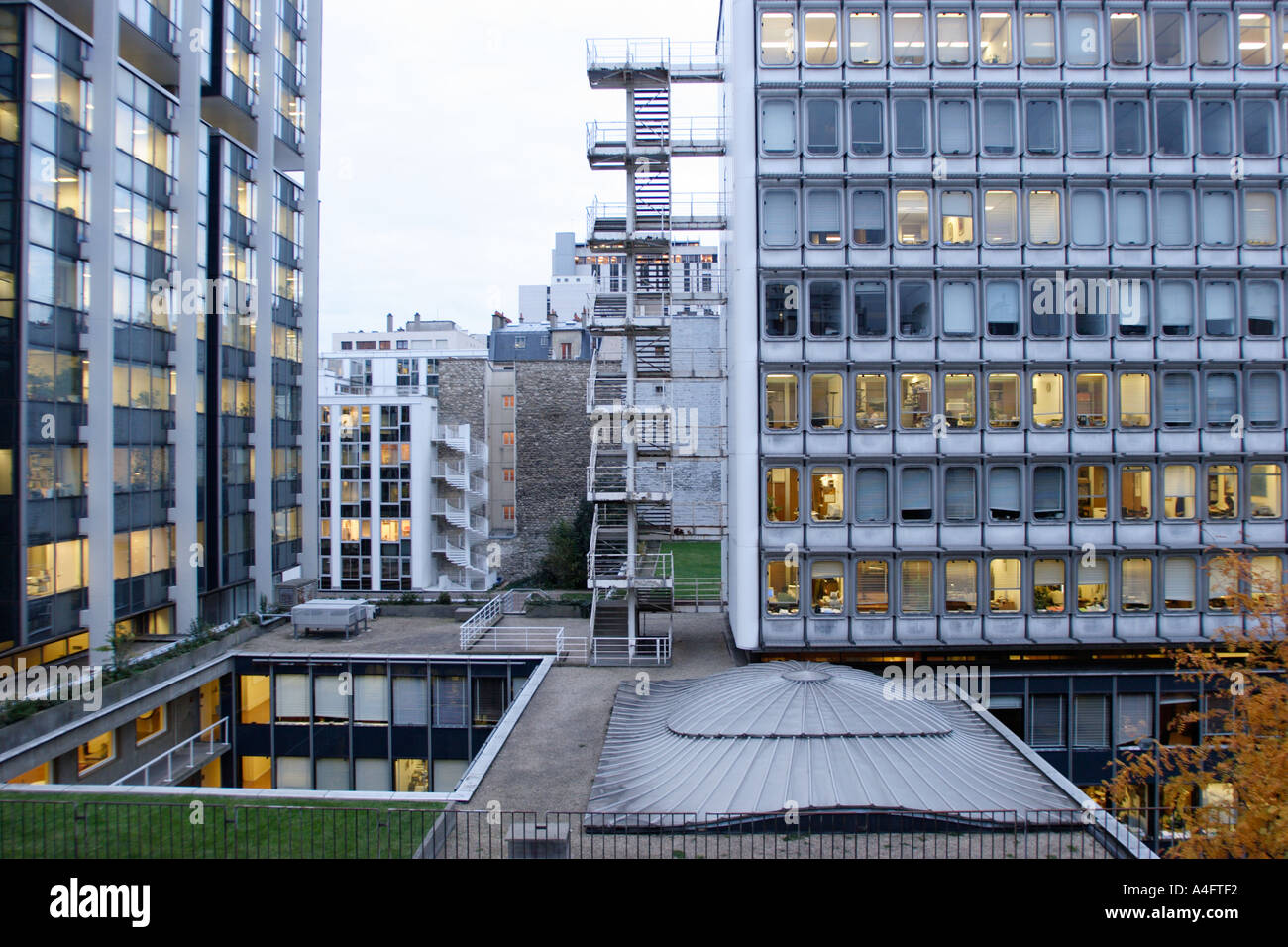 La Unesco París FRANCIA Anexo colmena como edificios modernos Foto de stock