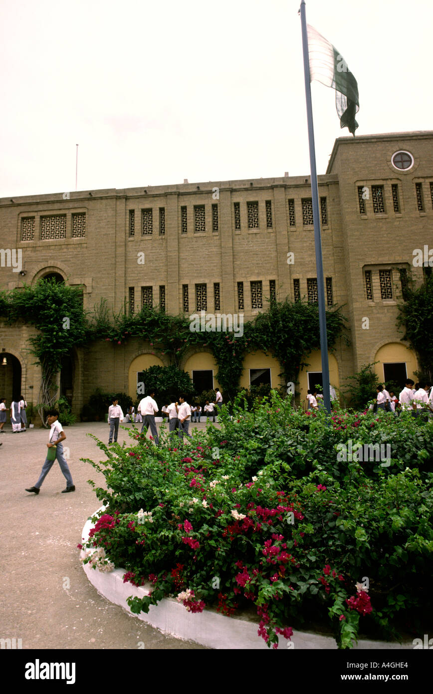 Pakistán Saddar Sind Karachi Karachi Grammar School sección media elevación delantera Foto de stock