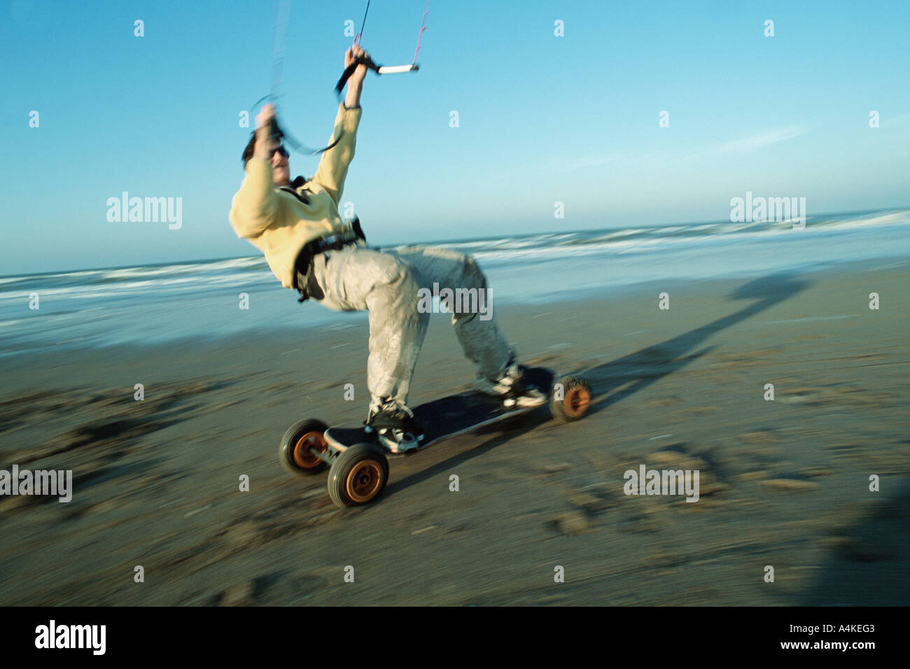 Kite skateboard fotografías e imágenes de alta resolución - Alamy