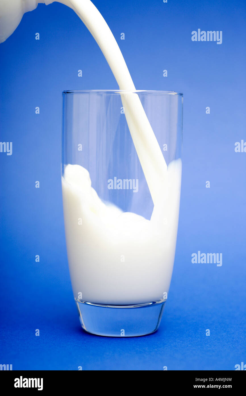 Leche fresca desnatada pasteurizada fotografías e imágenes de alta resolución Alamy Leche fresca desnatada pasteurizada fotografías e imágenes de alta resolución Alamy