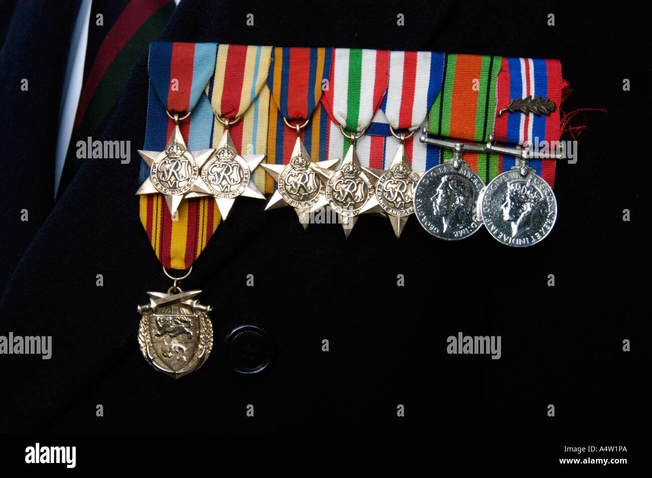Medallas y premios del veterano de guerra en el Día del Armisticio Londres England Reino Unido Foto de stock