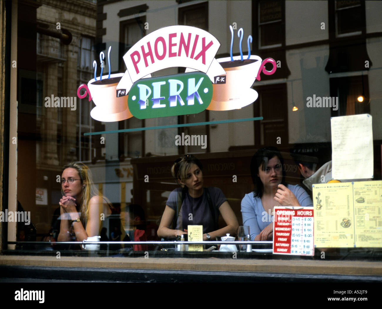 Un Cafe en Dublins Dame Street Foto de stock