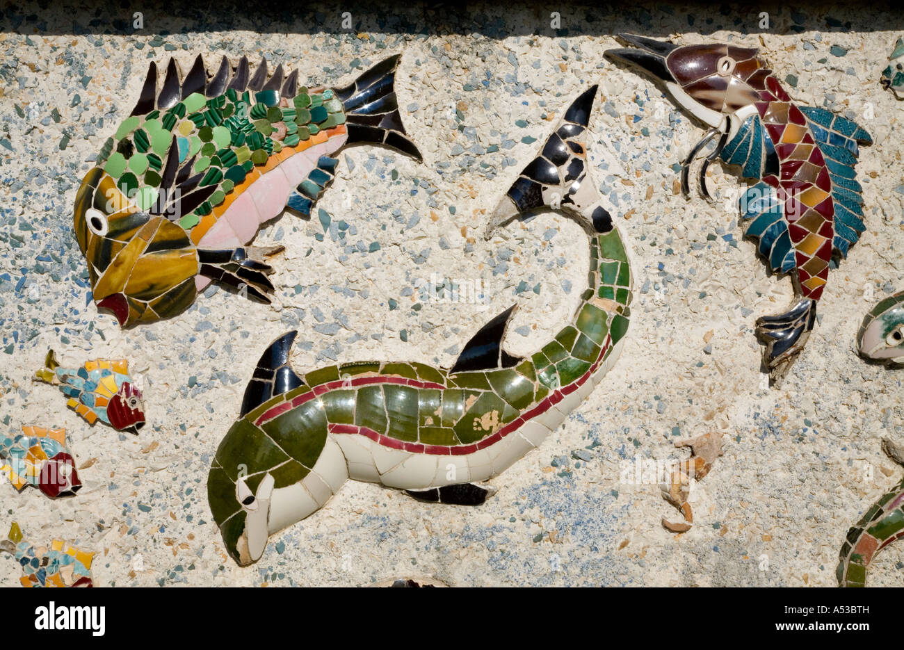 Criatura marina moderna mosaicos en Le Chateau, Nice, Francia. Foto de stock