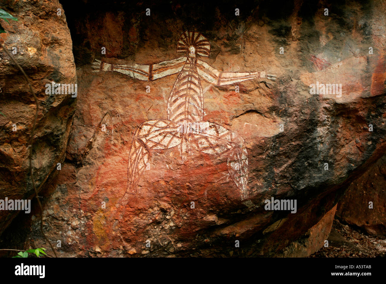 Pintura rupestre aborigen en el parque nacional Kakadu en Australia  Fotografía de stock - Alamy