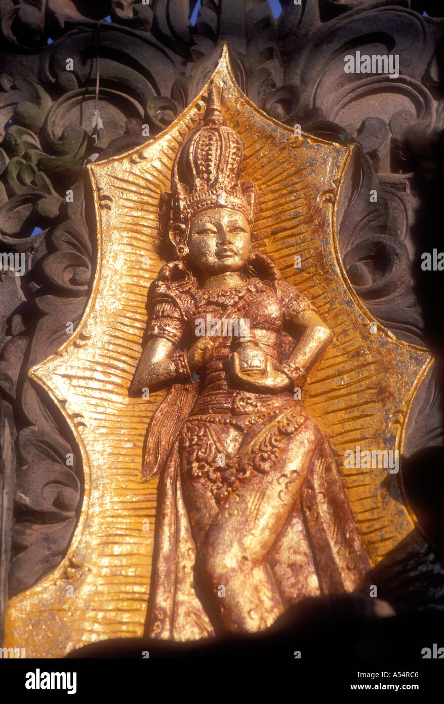 Oro alterar hindú en la isla de Bali, en Indonesia, el sudeste de Asia Foto de stock