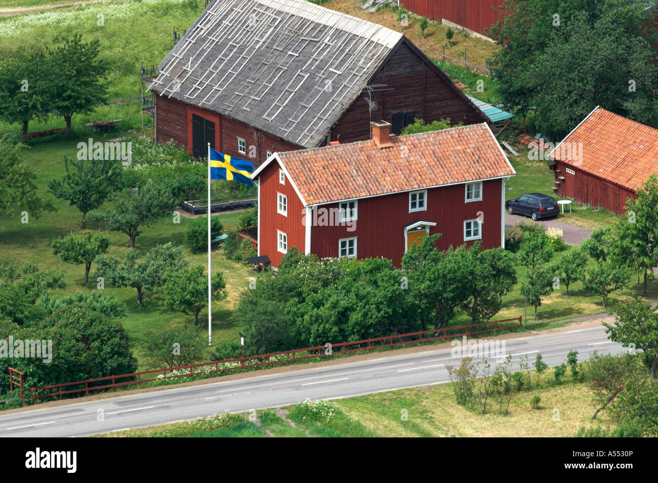 Casas y Fincas en el campo sueco. Suecia Foto de stock