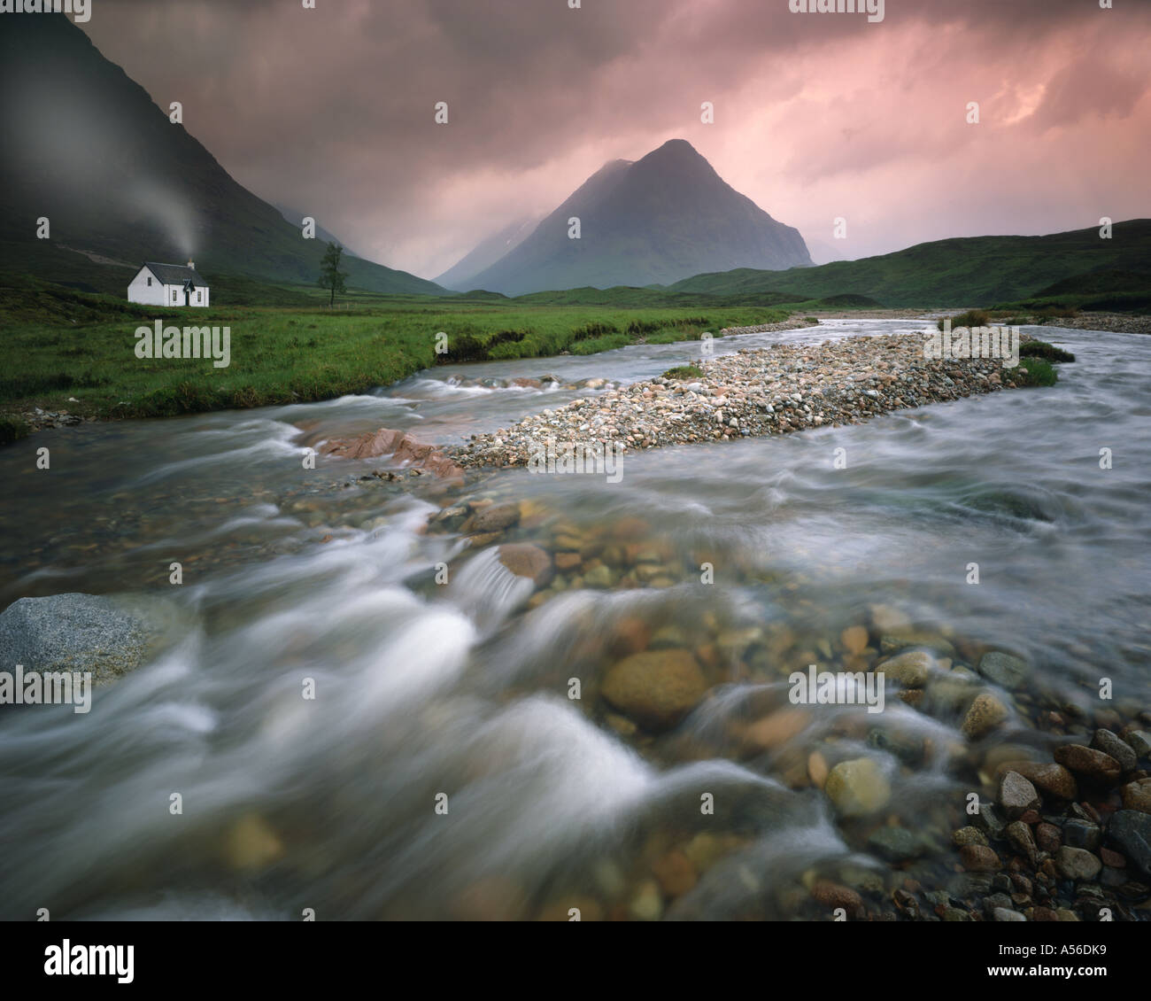 GB - Escocia: Río Coupall en Glen Coe Foto de stock