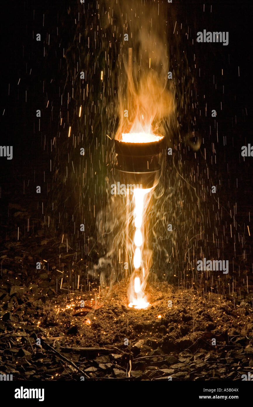 Reacción termita Creación de hierro fundido Fotografía de stock - Alamy