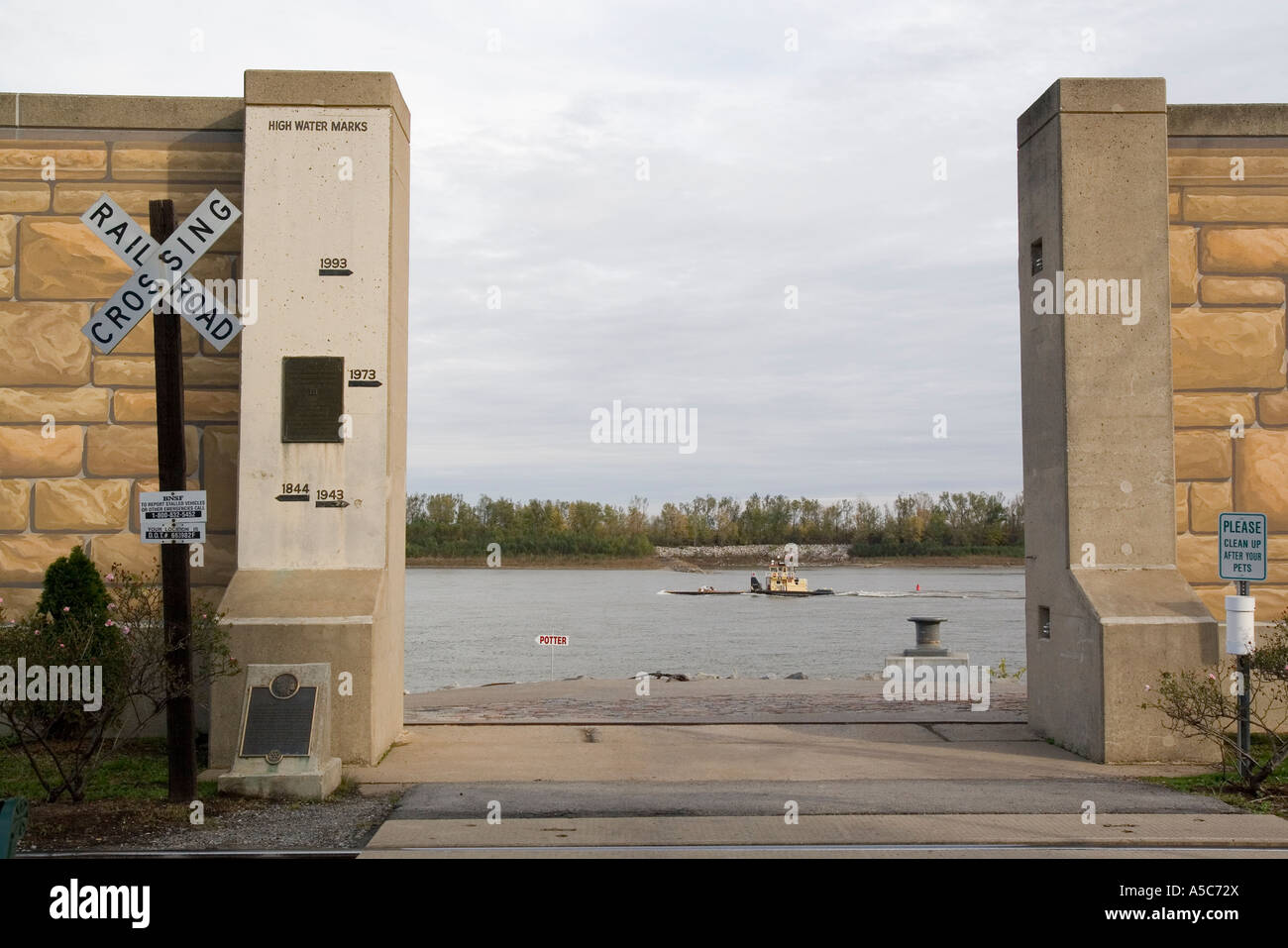 Cape Girardeau Missouri Mo Usa La Pared De Inundacion Foto