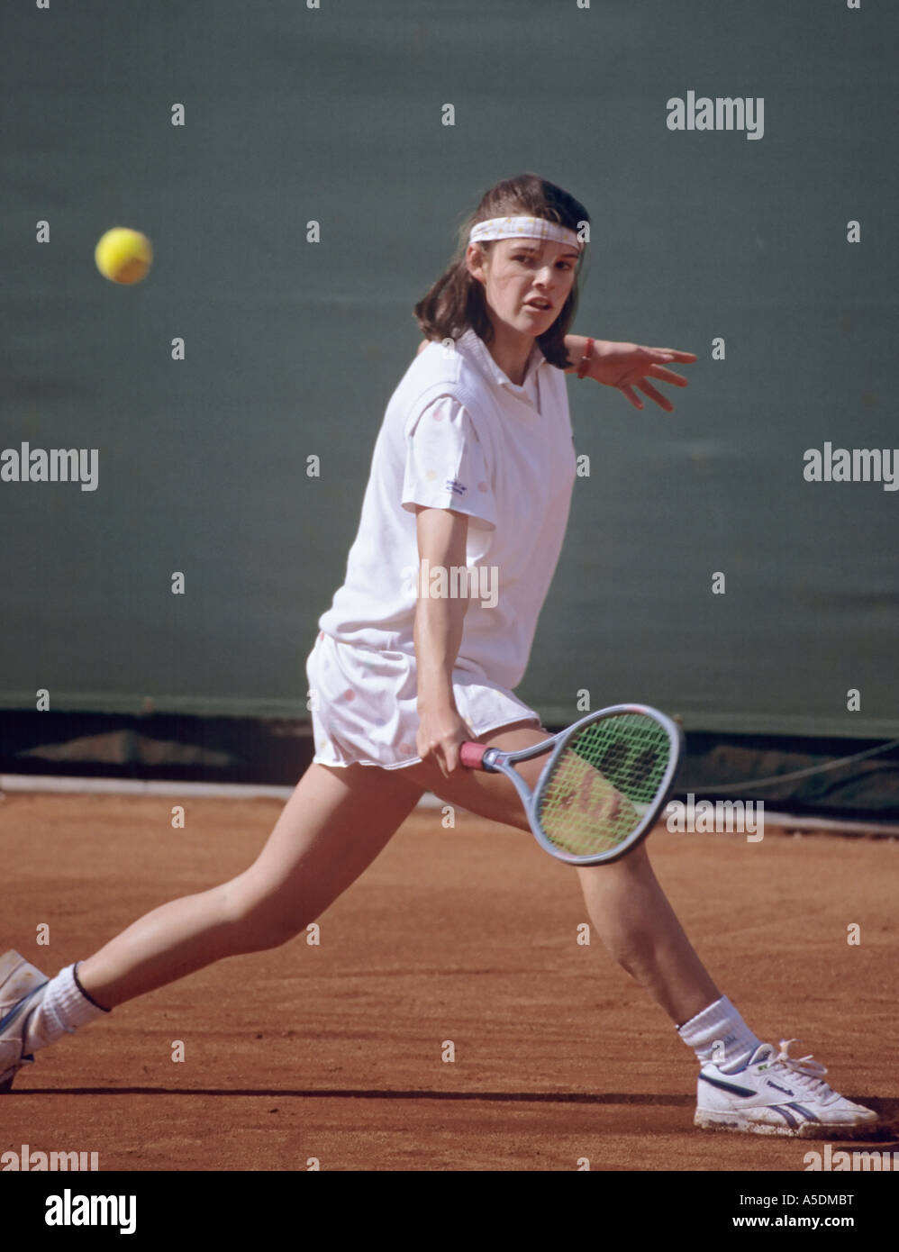 Samantha Smith en su camino para ganar campeonatos de tenis de Wimbledon junior hardcourt Foto de stock