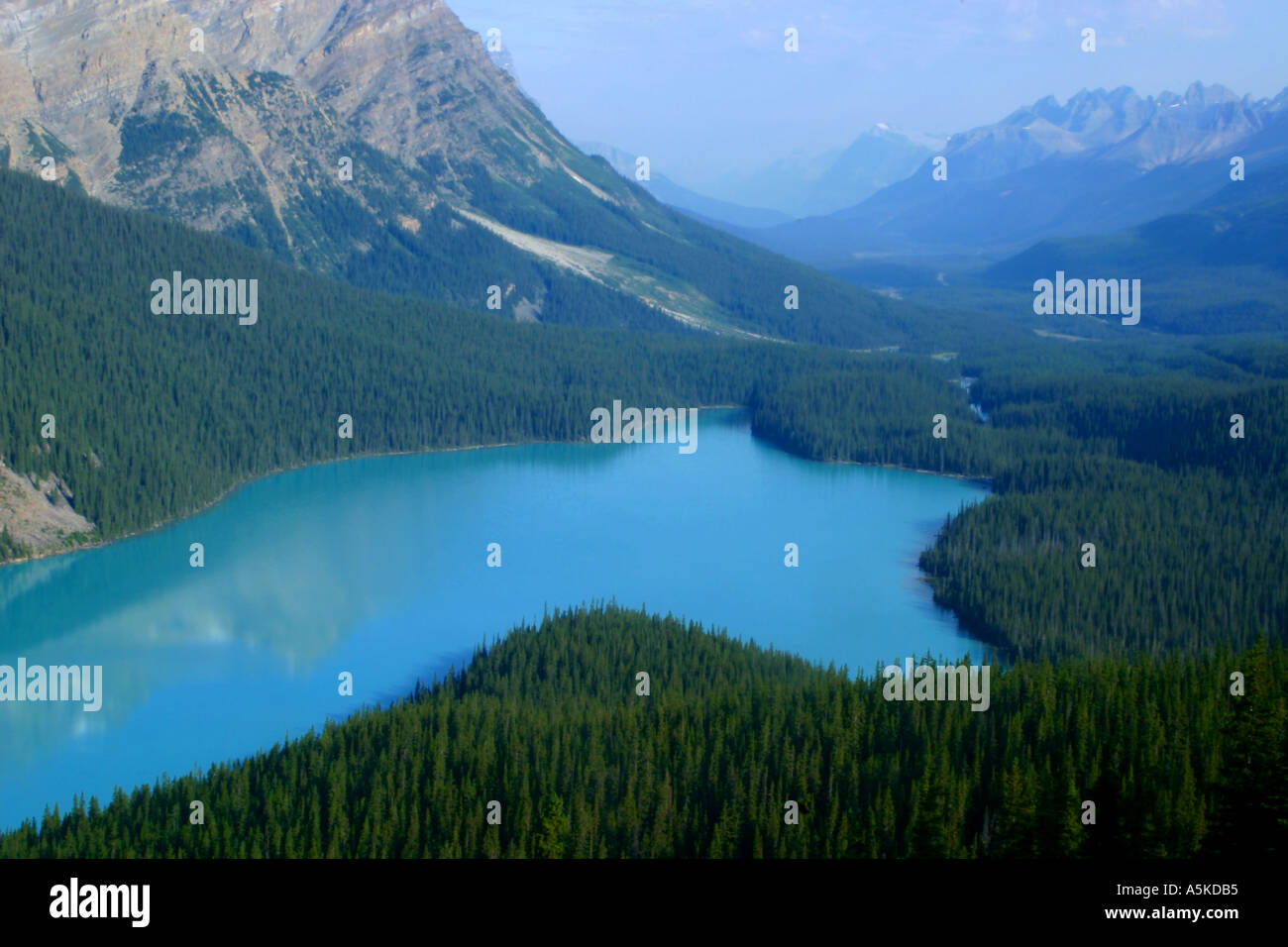 Lago Peyto horizontal Montañas Rocosas Canadienses Banff National Park Foto de stock