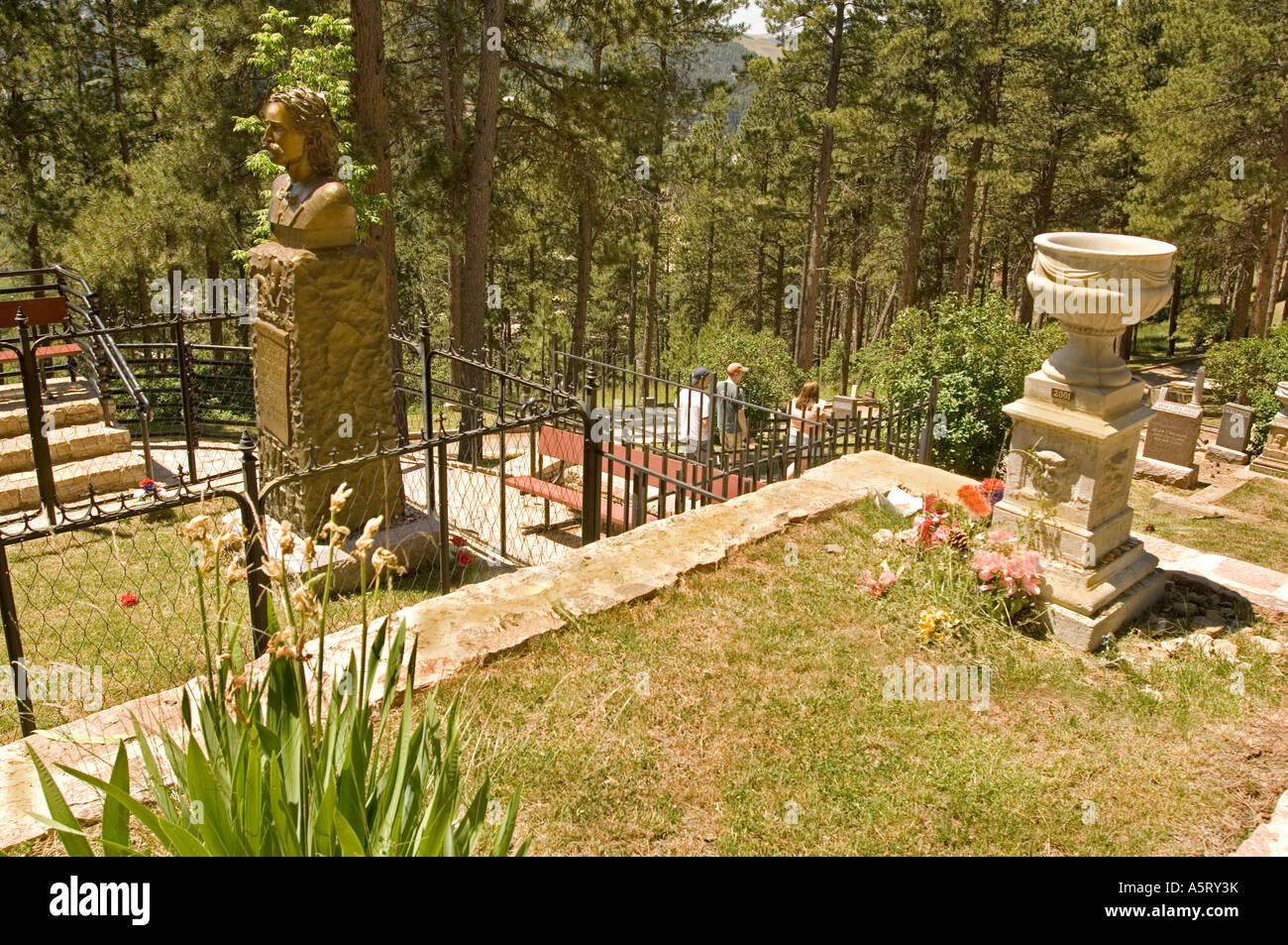 Las tumbas de Wild Bill Hickok y Calamity Jane en el Monte Moriah