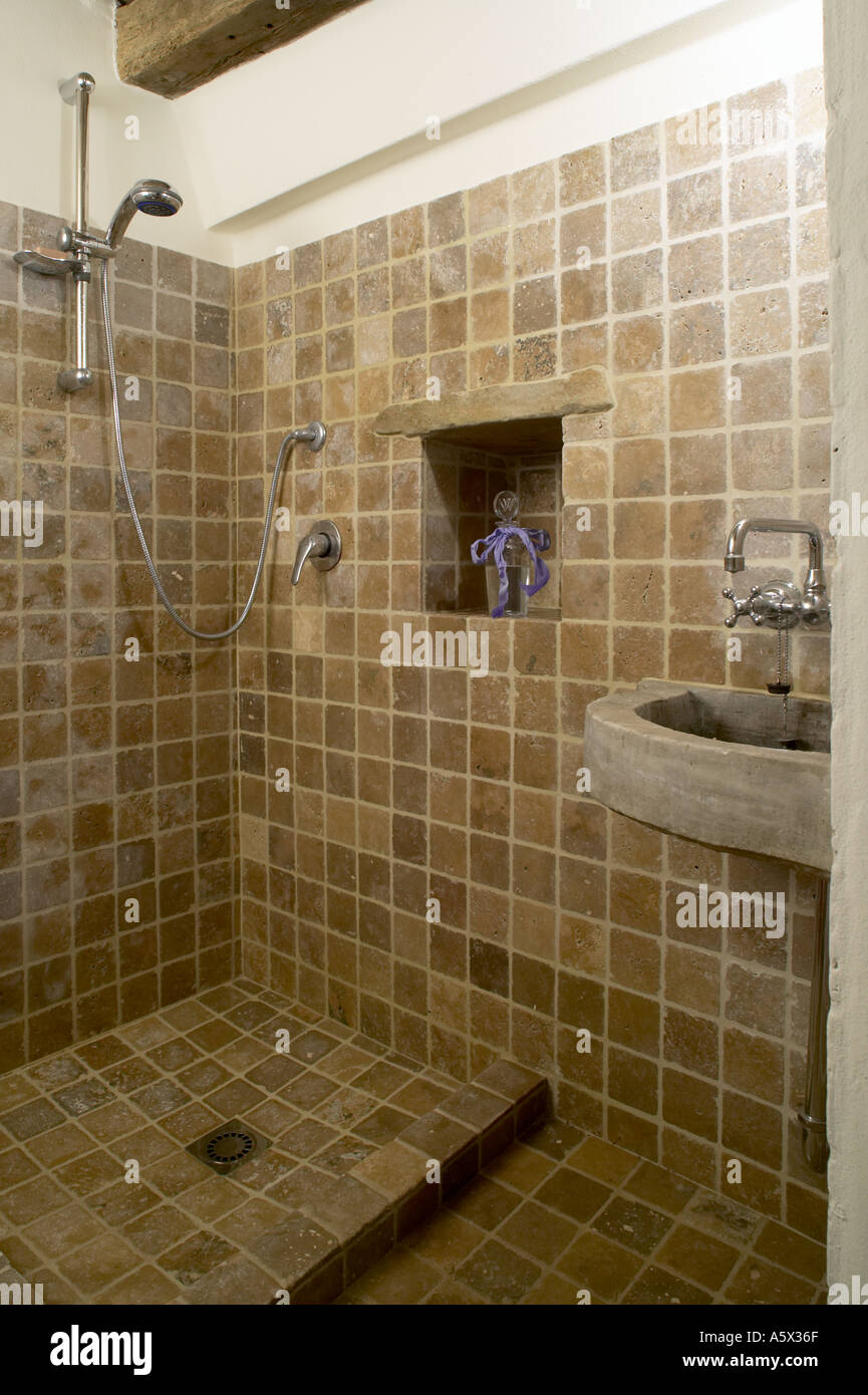 Nicho de baño fotografías e imágenes de alta resolución - Alamy