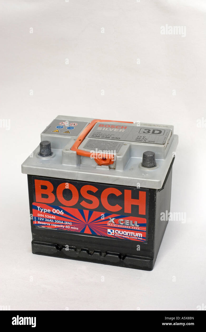 Bosch plata plomo ácido 36a 12 voltios amperios-hora de la batería de coche  UK Fotografía de stock - Alamy